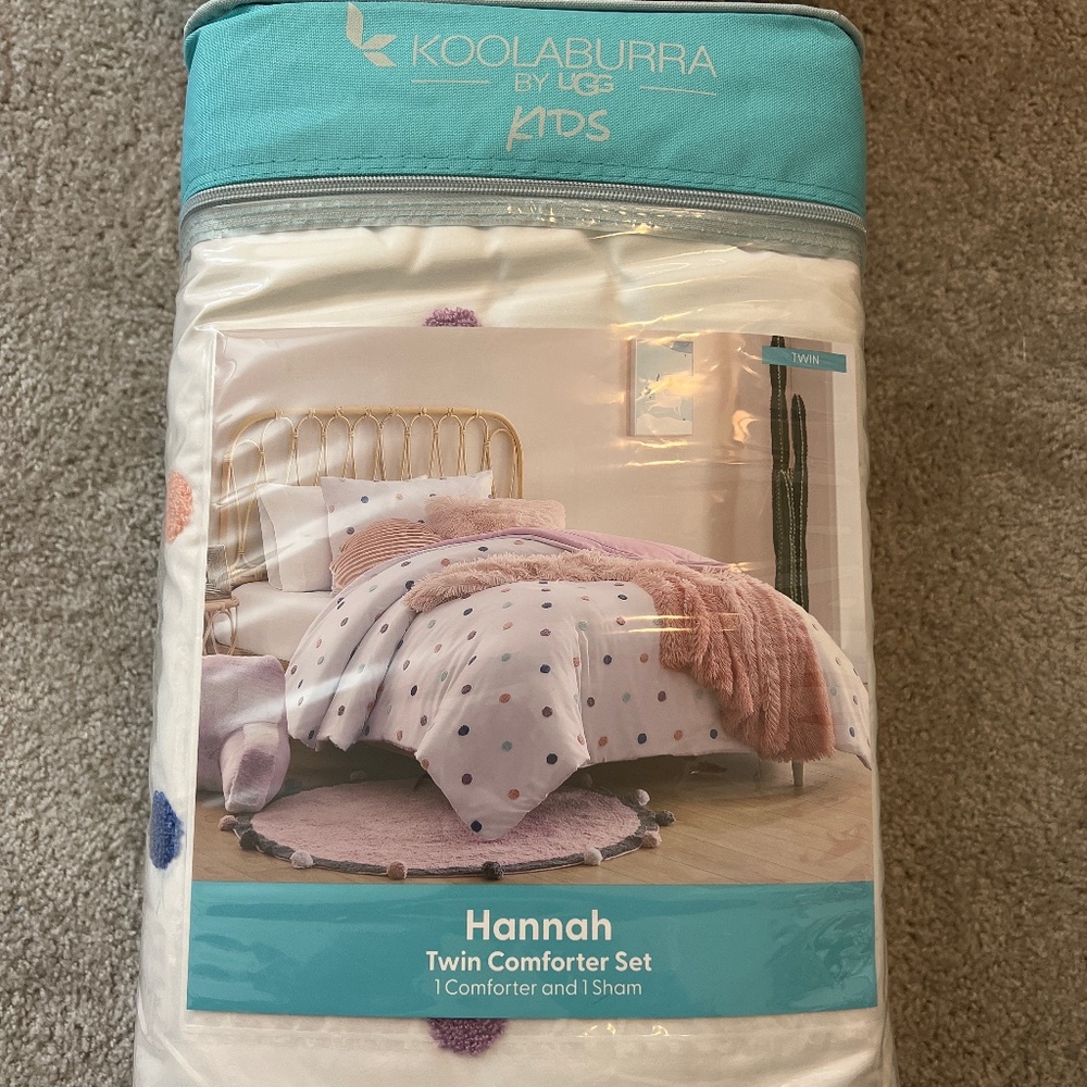 Kookaburra by UGG Comforter